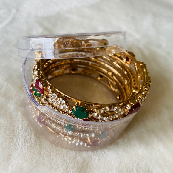 6 Pcs New Gold gem bracelet - Picture 2 of 4